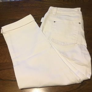 White crop pants