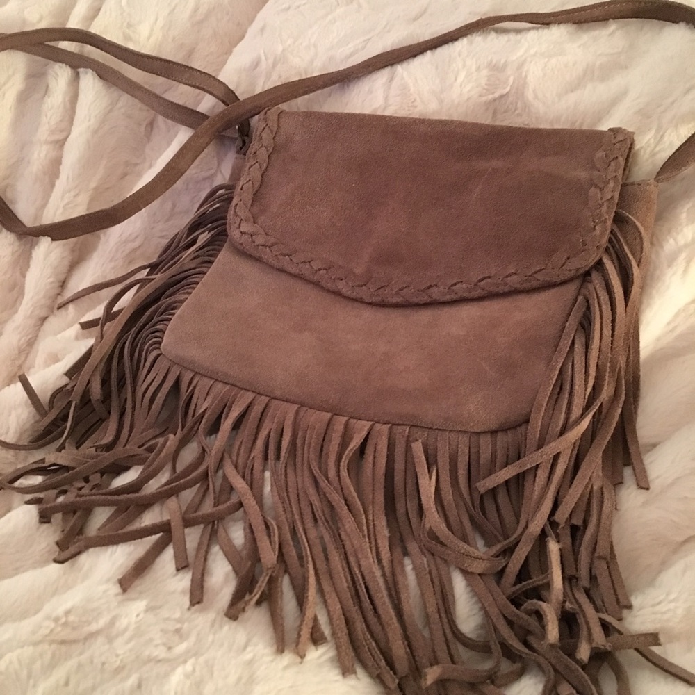 🐻 ECOTE URBAN OUTFITTERS fringe bag