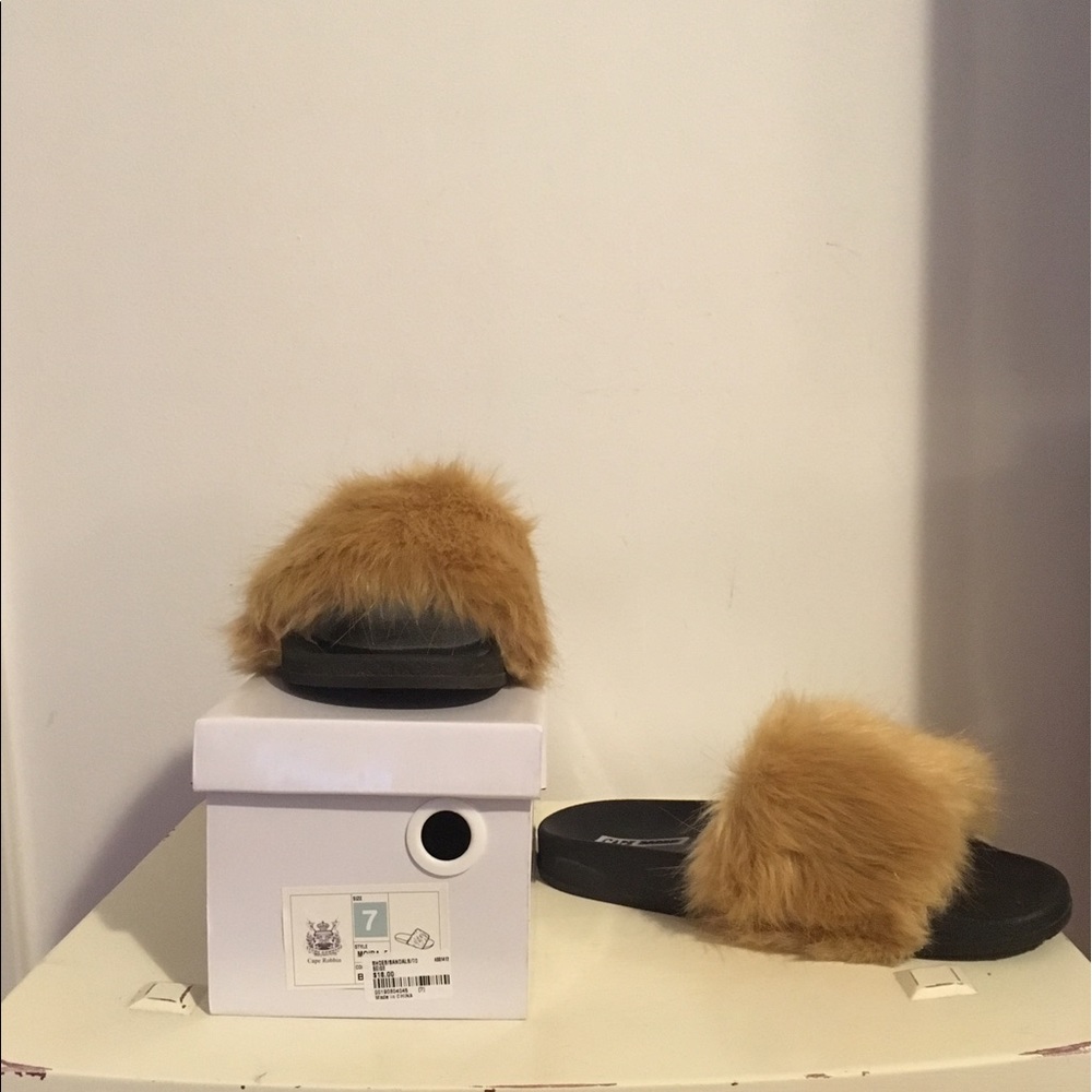 Forever 21 tan furry slides