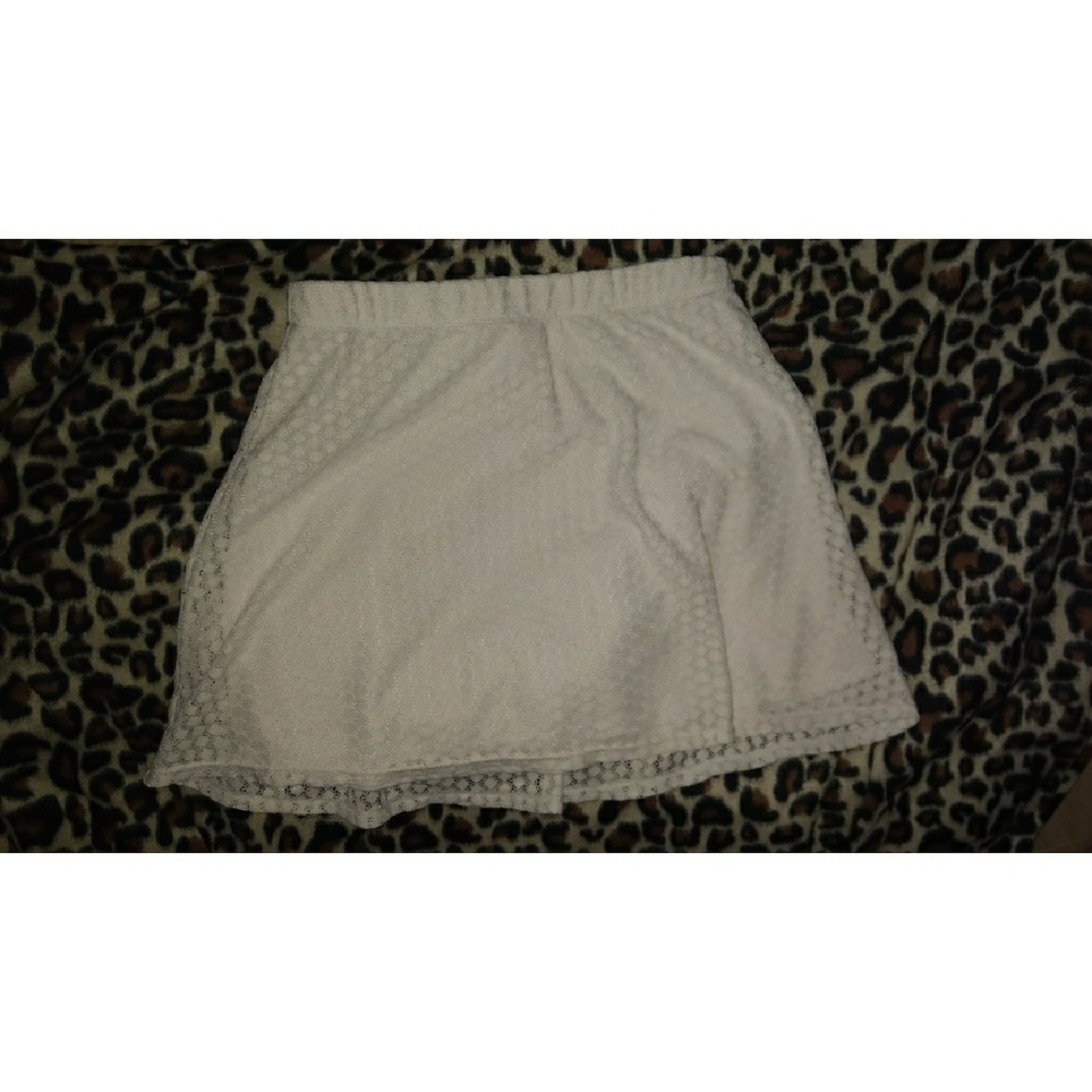 Lace mini skirt