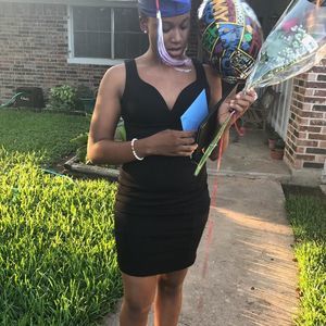 Meet your Posher, Eboney