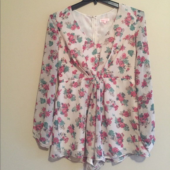 Floral Romper! - Picture 1 of 3
