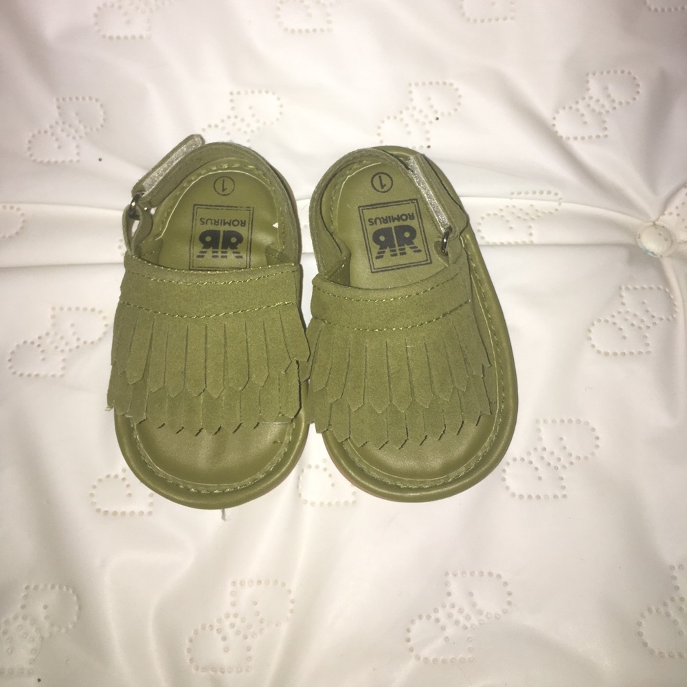 Brand new unisex sandals