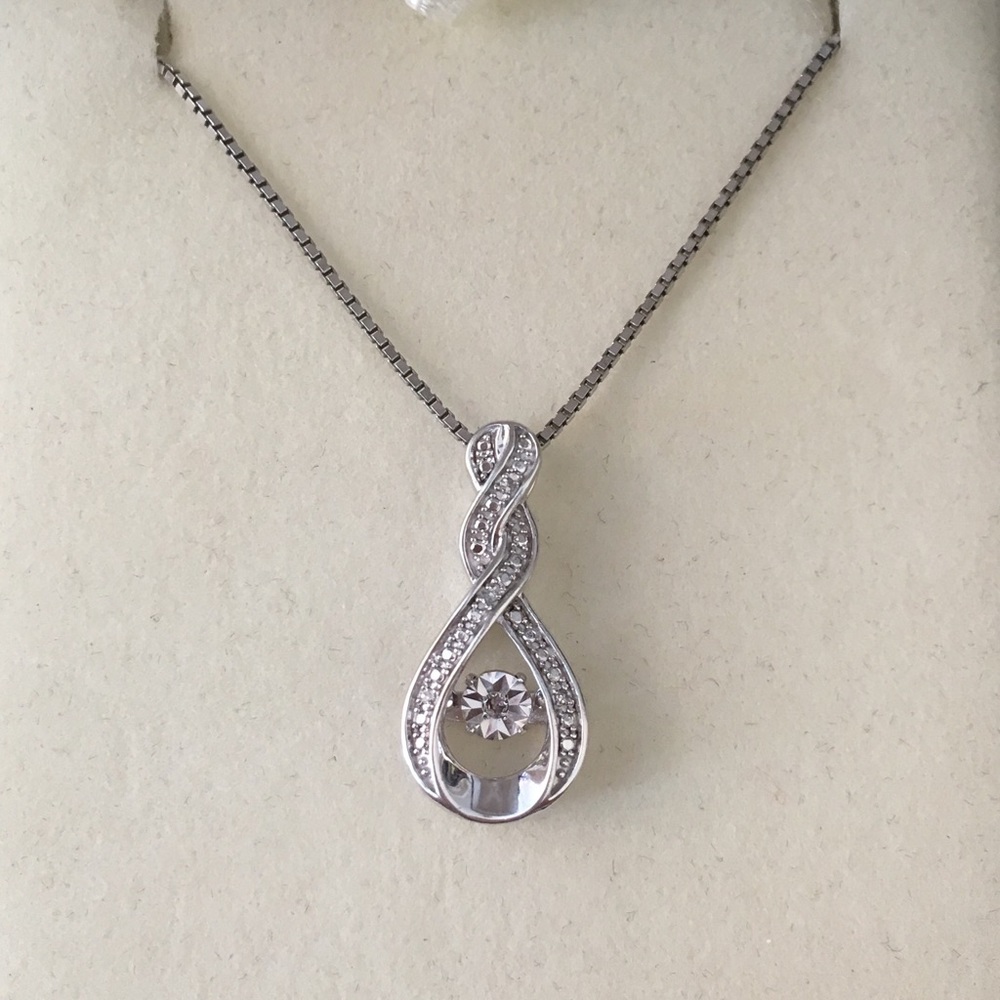 MAKE AN OFFER!! Kay Jewelers Diamond Necklace