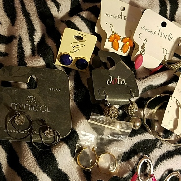 Lot of Earrings <21 pairs> Pierced Earrings - Picture 2 of 7