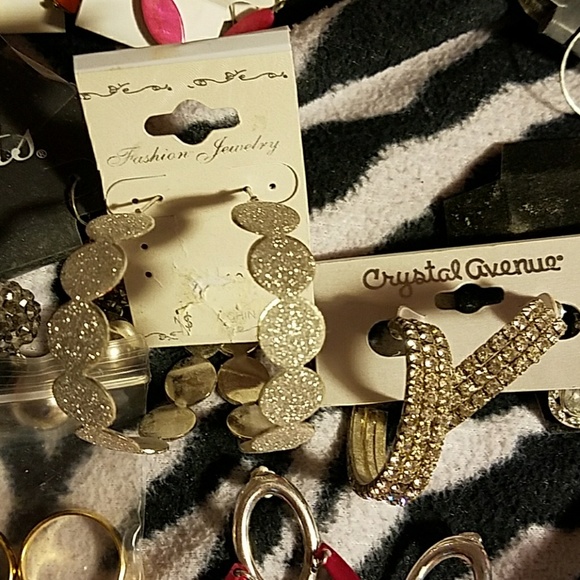 Lot of Earrings <21 pairs> Pierced Earrings - Picture 7 of 7