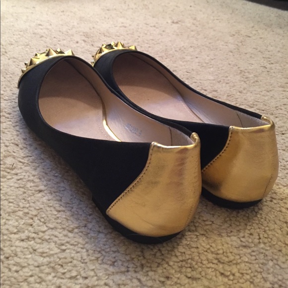 Black and Gold Flats with Spiked Toes - Picture 3 of 4