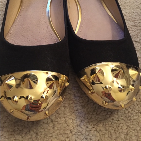 Black and Gold Flats with Spiked Toes - Picture 4 of 4