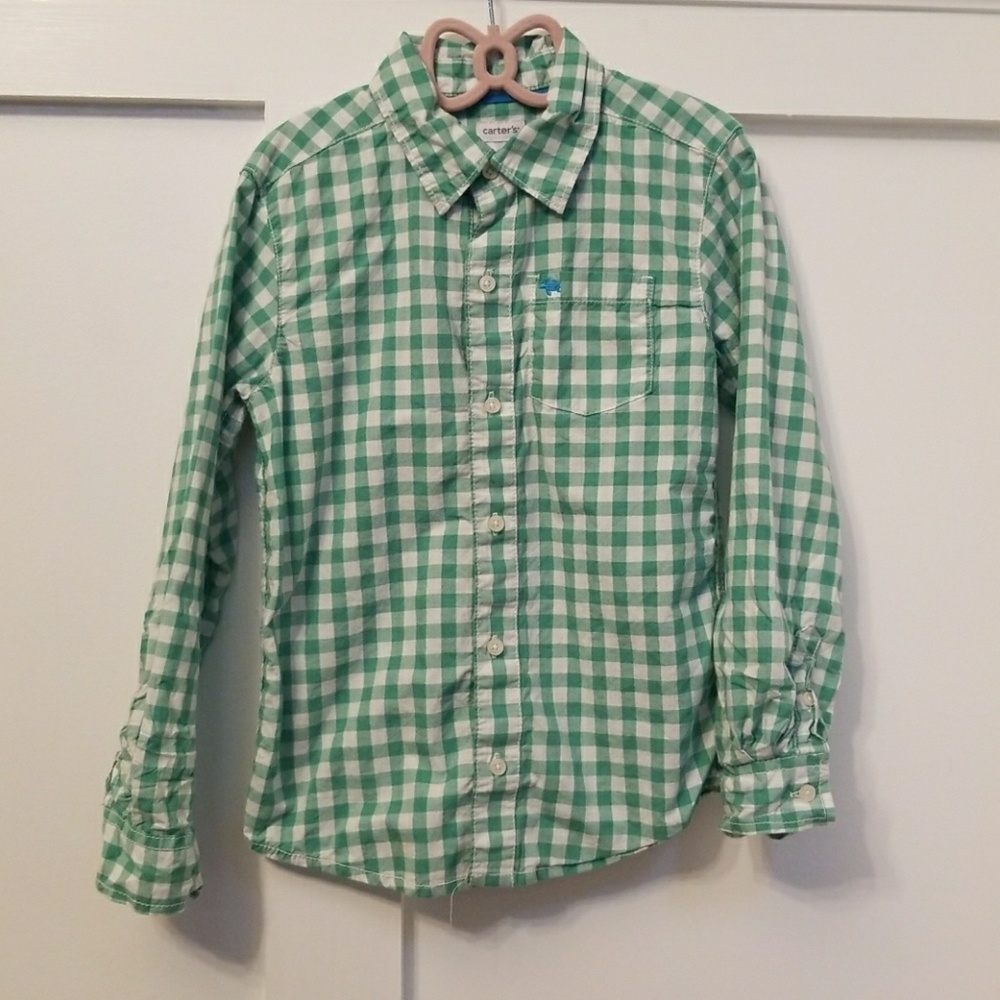 Boys checkered long sleeve button down shirt.