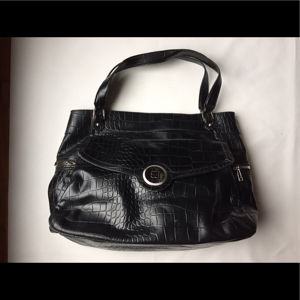 Black shoulder handbag