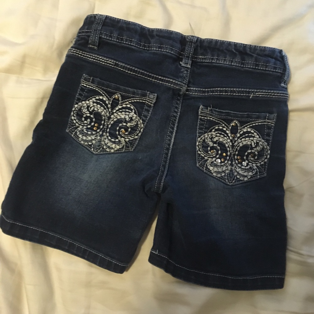 Shorts - Picture 2 of 2