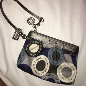 Coach Wristlet, Dark tone!