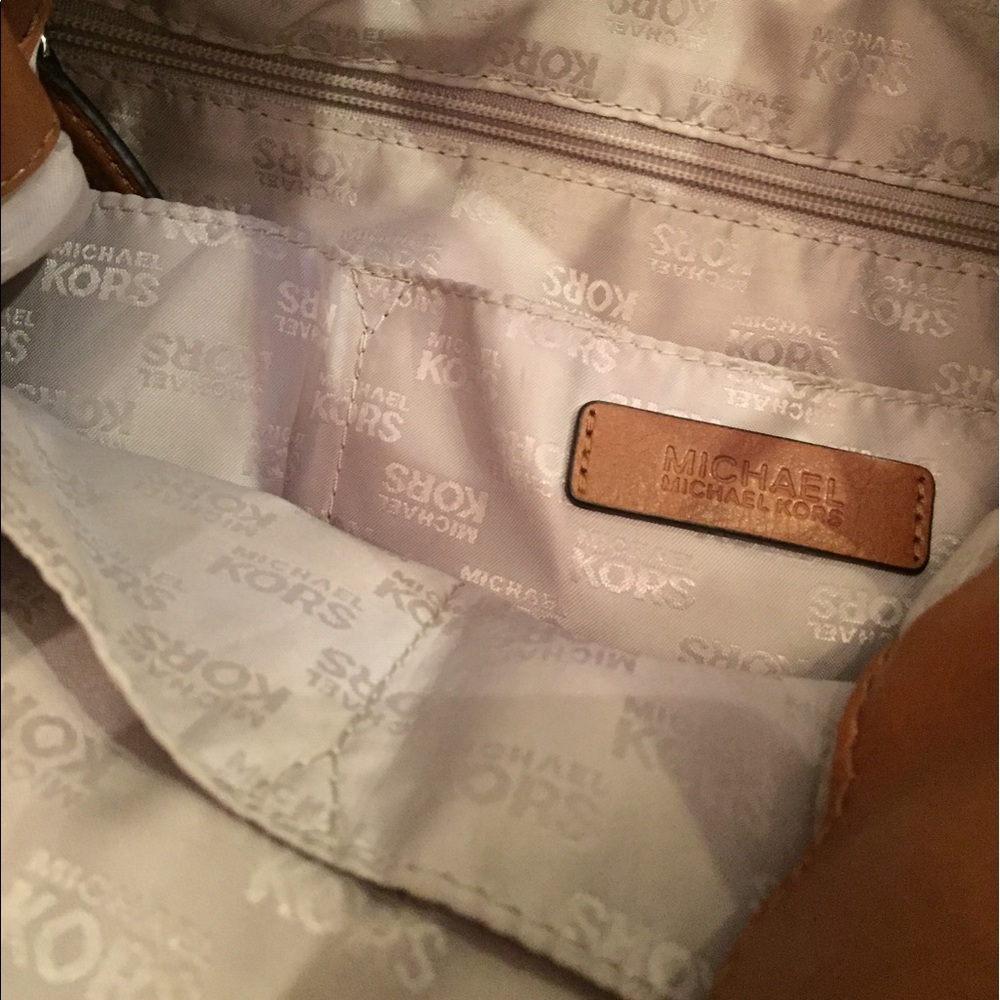 Michael Kors purse - Picture 3 of 3