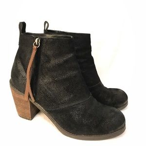 Dolce Vita Joust Black Oiled Suede Booties w/ box