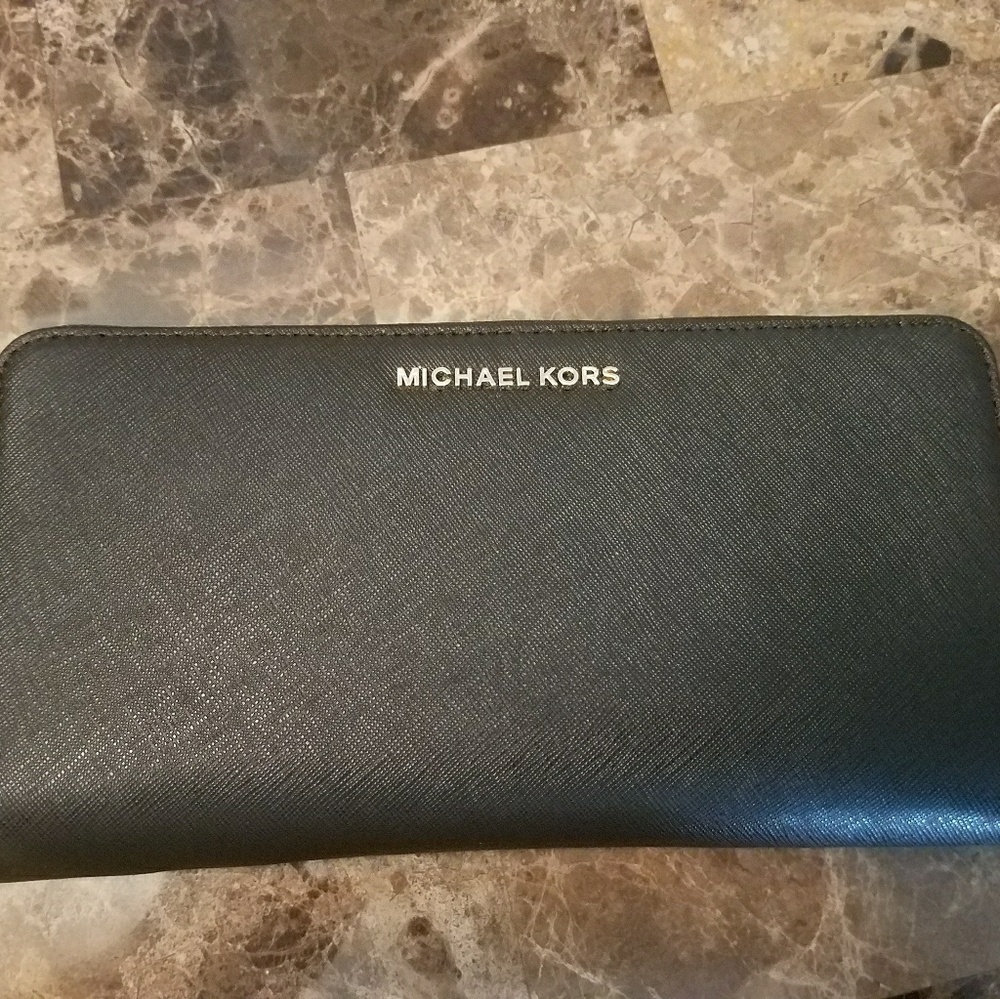 Michael Kors Large Travel Wallet