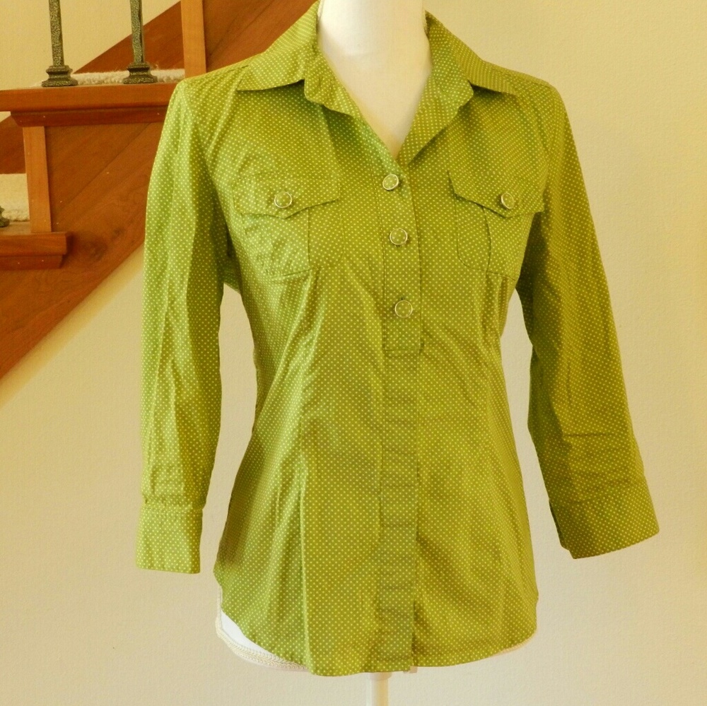 Fresh green with lots of dots