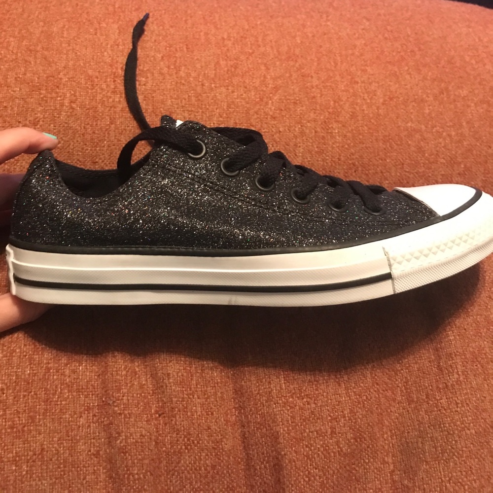 Woman's 8 converse black sparkly shoes!