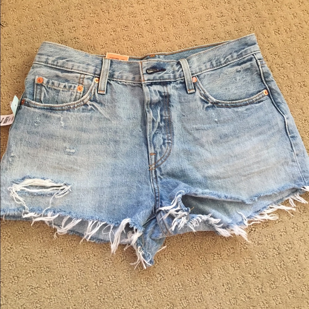 blue levi jeans shorts from aritzia