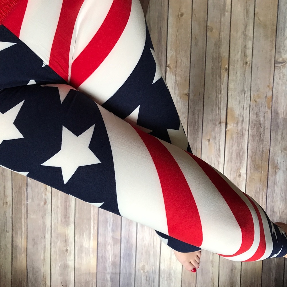  Wonder Woman Leggings, So Soft, OSFM (2-12) - Picture 2 of 6