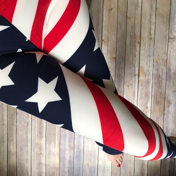  Wonder Woman Leggings, So Soft, OSFM (2-12) - Picture 2 of 6