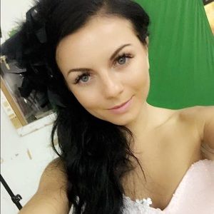 Meet your Posher, Nadia