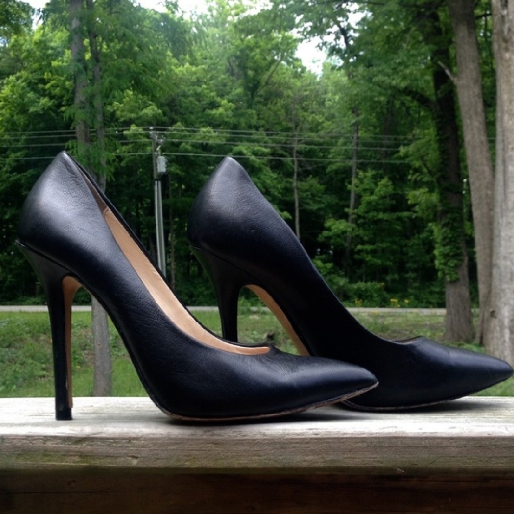 Boutique 9 Leather Pumps