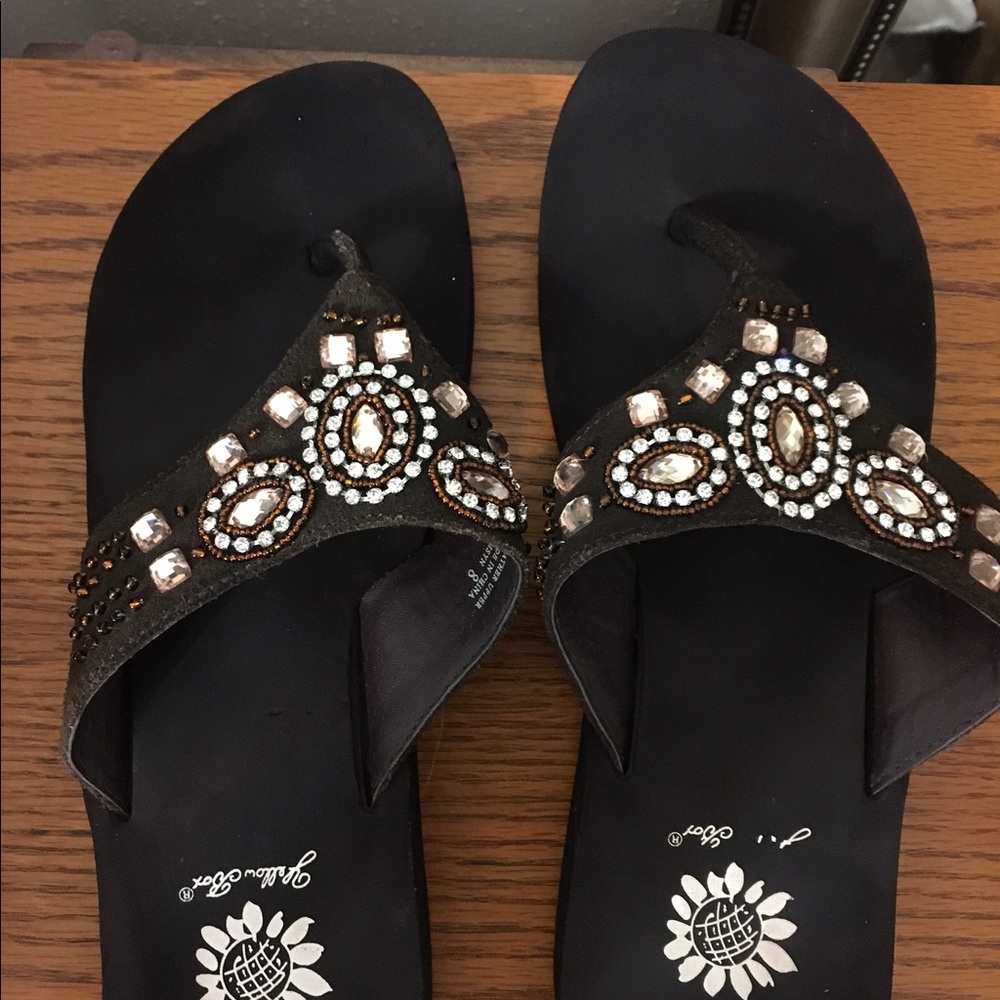 Yellow Box Flip Flops Size 8