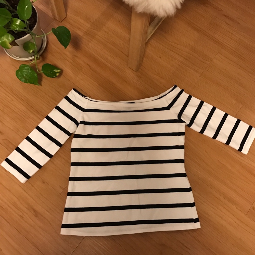 Off-shoulder striped top 3/4 sleeve