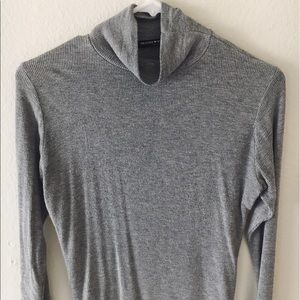 Brandy Melville turtle neck