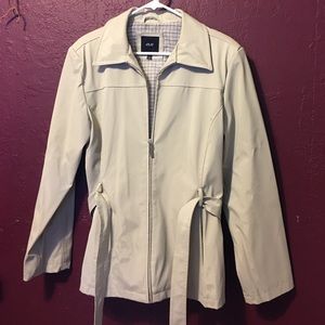 Beige jacket with zipper and tie
