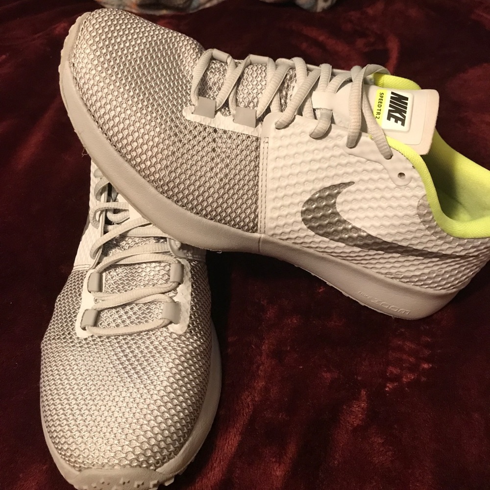 Men's 9.5 Nike Speed TR2