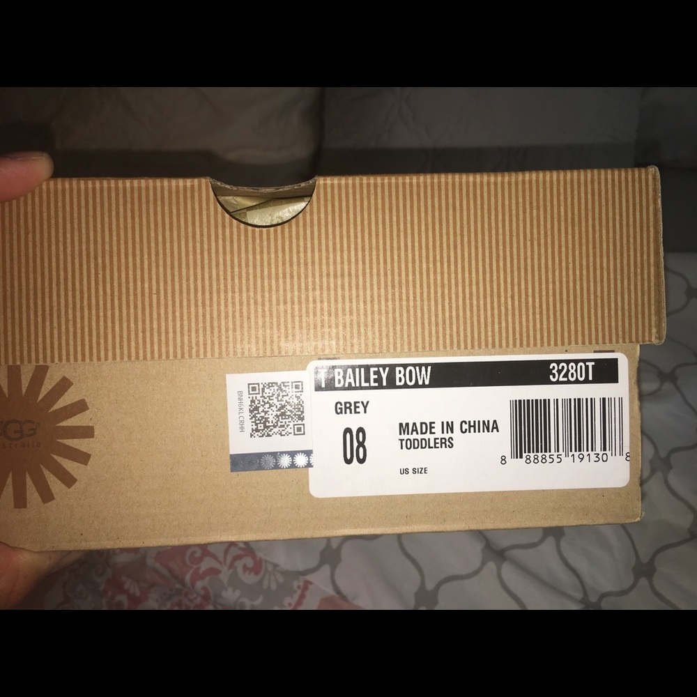 Gently used Uggs for Toddler Size 8