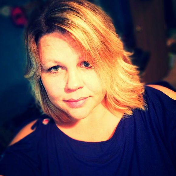 Meet your Posher, Amanda - Picture 1 of 1