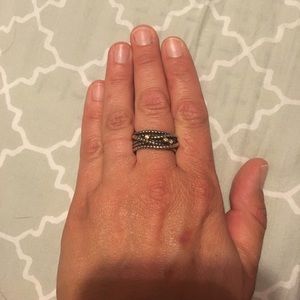 Pandora ring with 3 diamonds