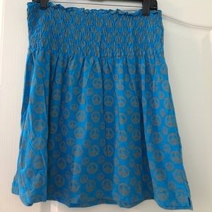 Blue elastic stretch top