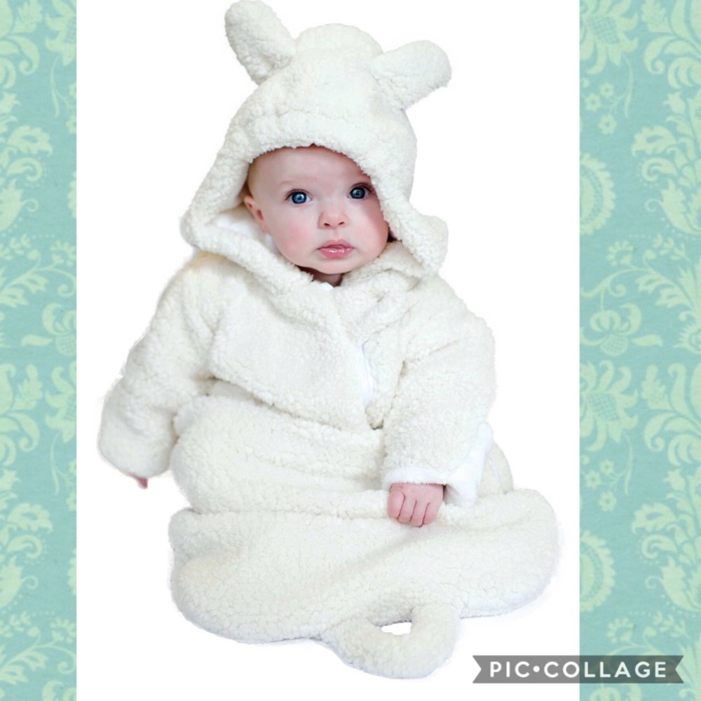 Adorable baby faux fur bunting💖💙