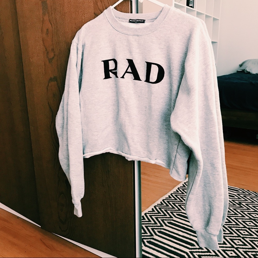 RAD crop sweatshirt with raw hem