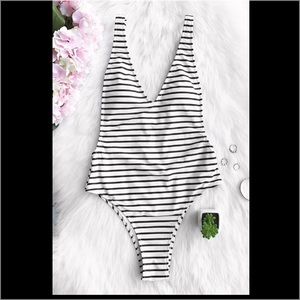 Cupshe One-piece Black and White Stripe Swimsuit