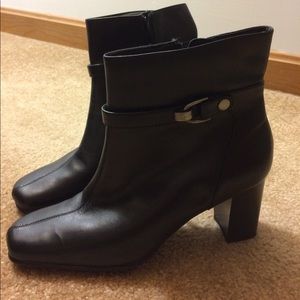 Nine and Company booties