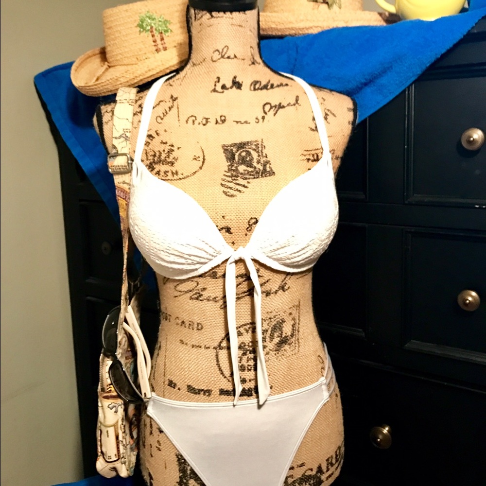 VICTORIAS SECRET-White Hot Bikini/Top34C/Lg Bottom