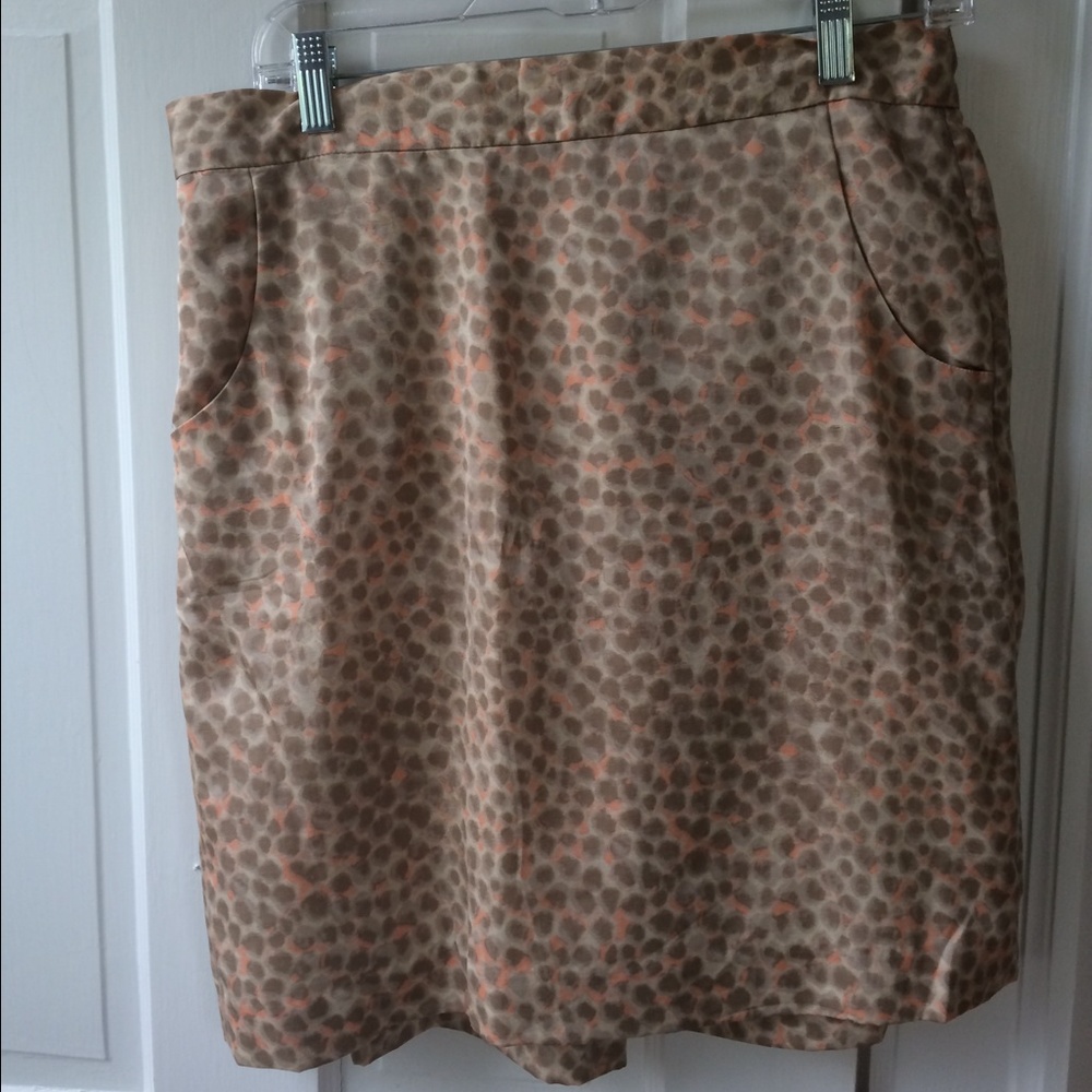LOFT peach and cream patterned silky skirt