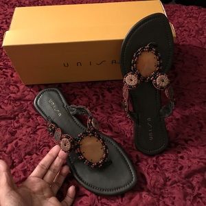 Unisa Callie brown leather flip flops size 6 1/2