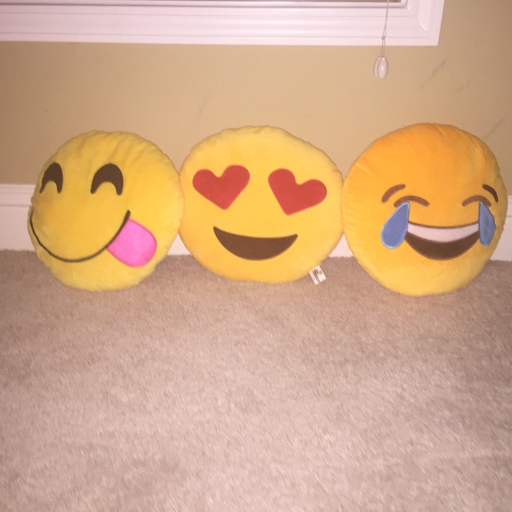 EMOJI PILLOW BUNDLE!!!