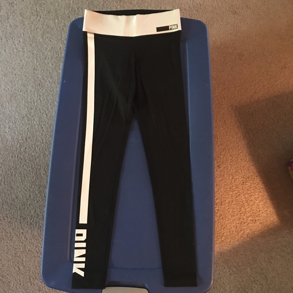 VS Pink yoga pants size can