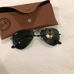 Ray ban, extra small, black aviators!