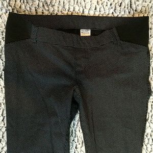 Old Navy Maternity Pixie Pant