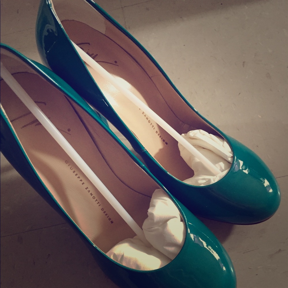 Guiseppe Zanotti high heels green