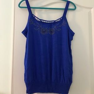 Blue tank top with design
