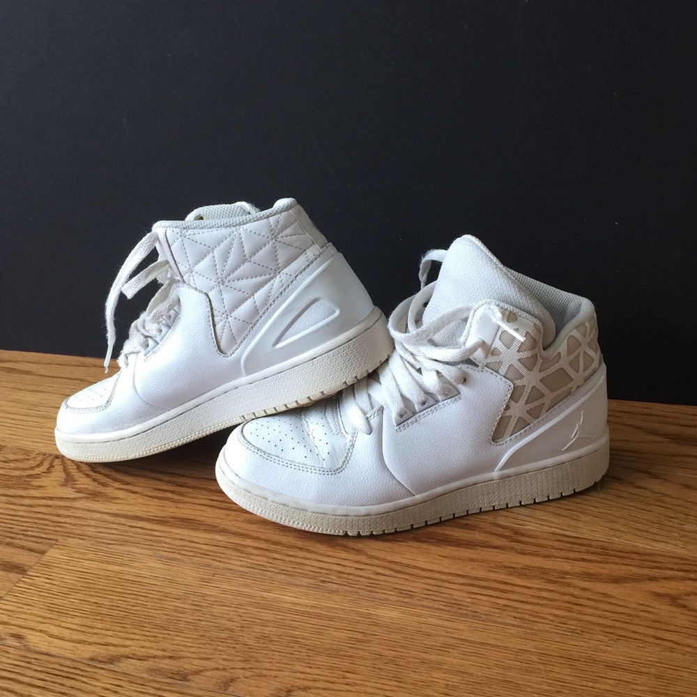 ❤️❤️SOLD❤️❤️ Michael Jordan Youth High Top Sneaker