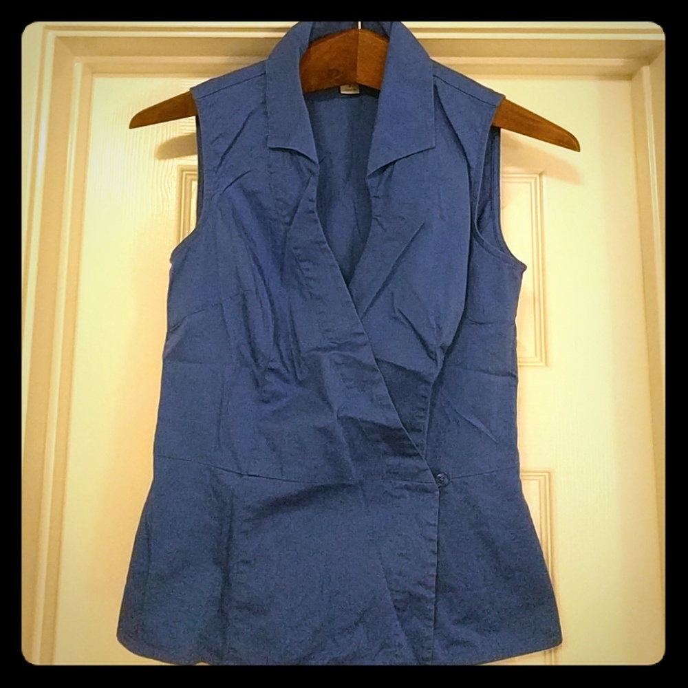 Blue Ann Taylor LOFT sleeveless button up blouse​